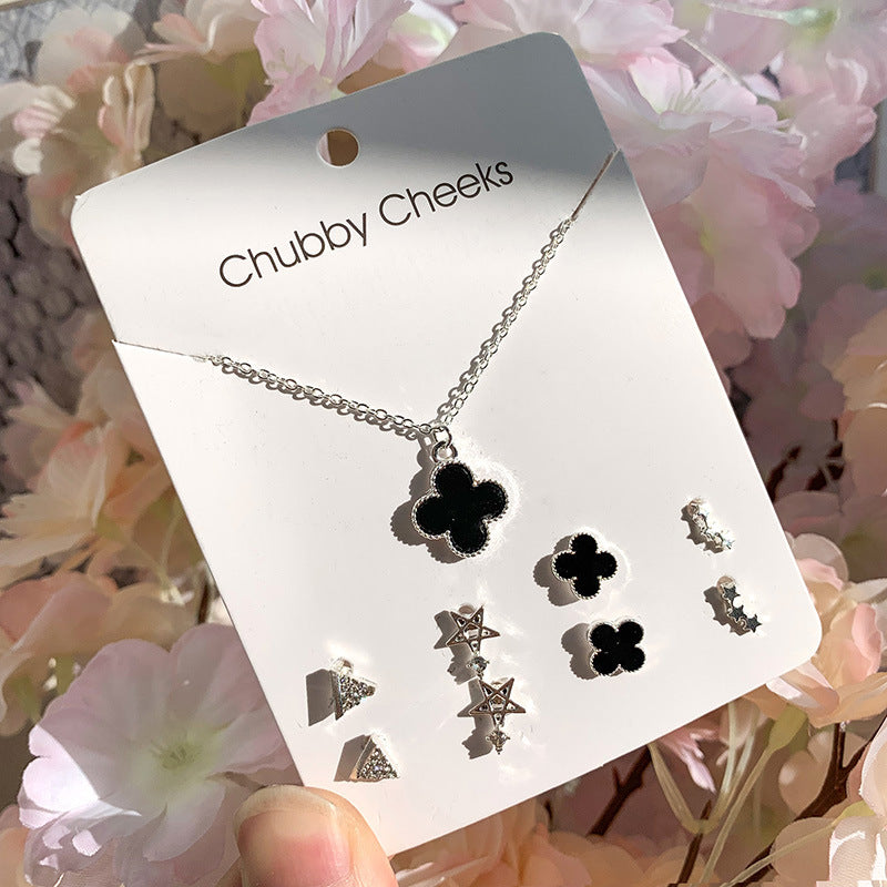 Korean Sier-plated Clover Pearl Heart-shaped Week Ladies Clavicle Chain Rings