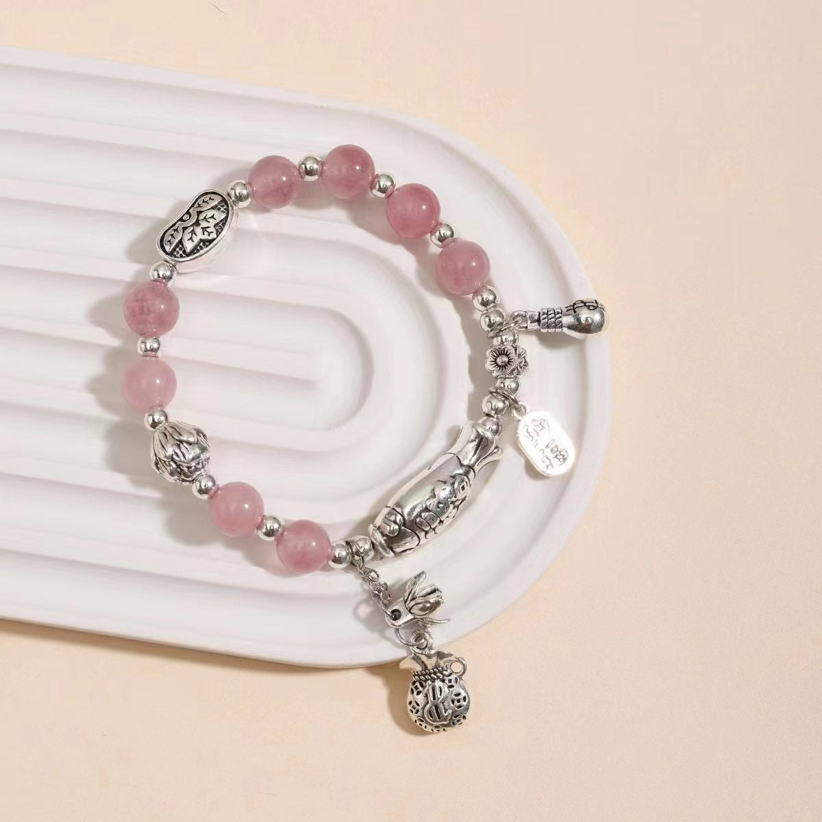 Style Imitation Sier Strawberry Quartz Lucky Cat Auspicious Bracelets