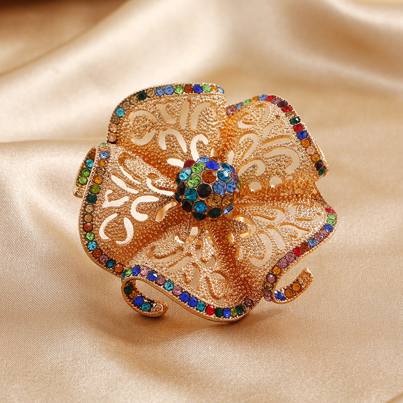 Fashion Exaggerated Open Three-dimensional Noble Elegance Retro Hollow Jeweled Flower Rings