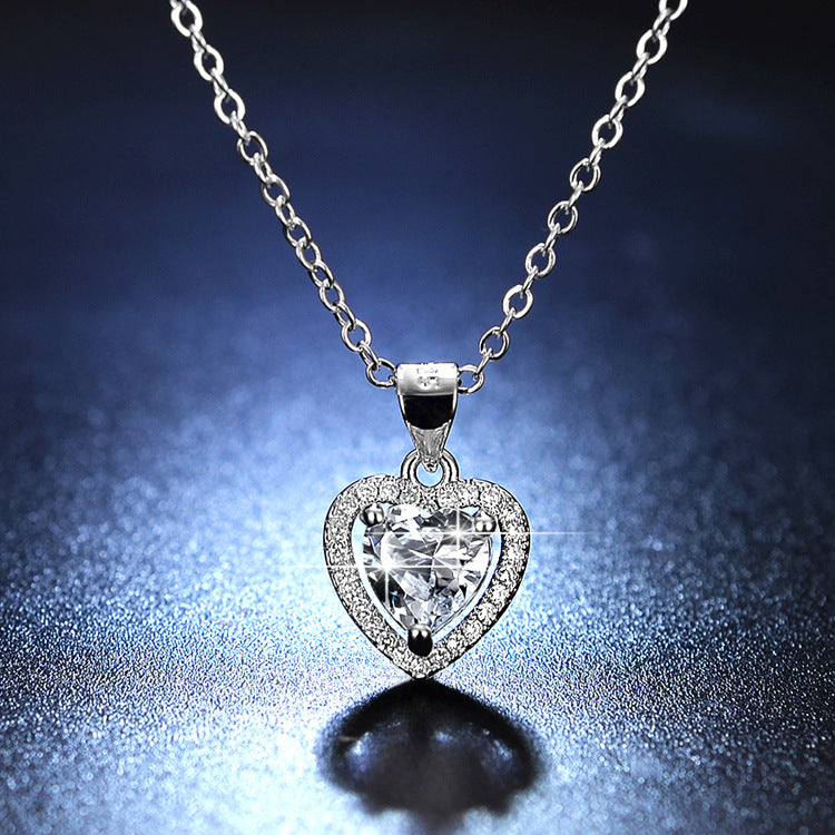 Women's Style White Diamond Imitation Moissanite Heart-shaped Necklaces