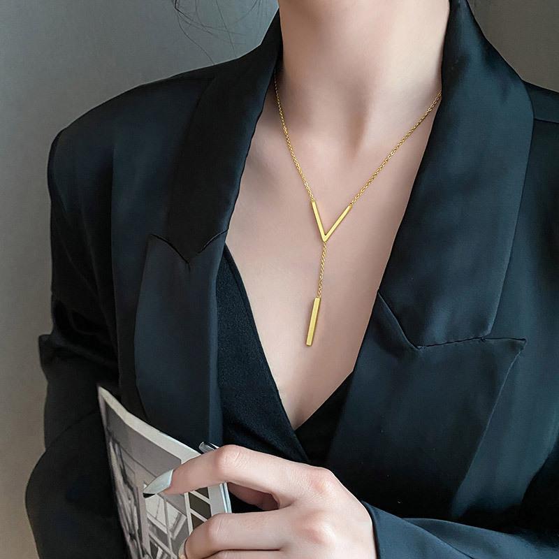 Elegant V-shaped Long Simple Female Personality Clavicle Chain Niche Design Necklace
