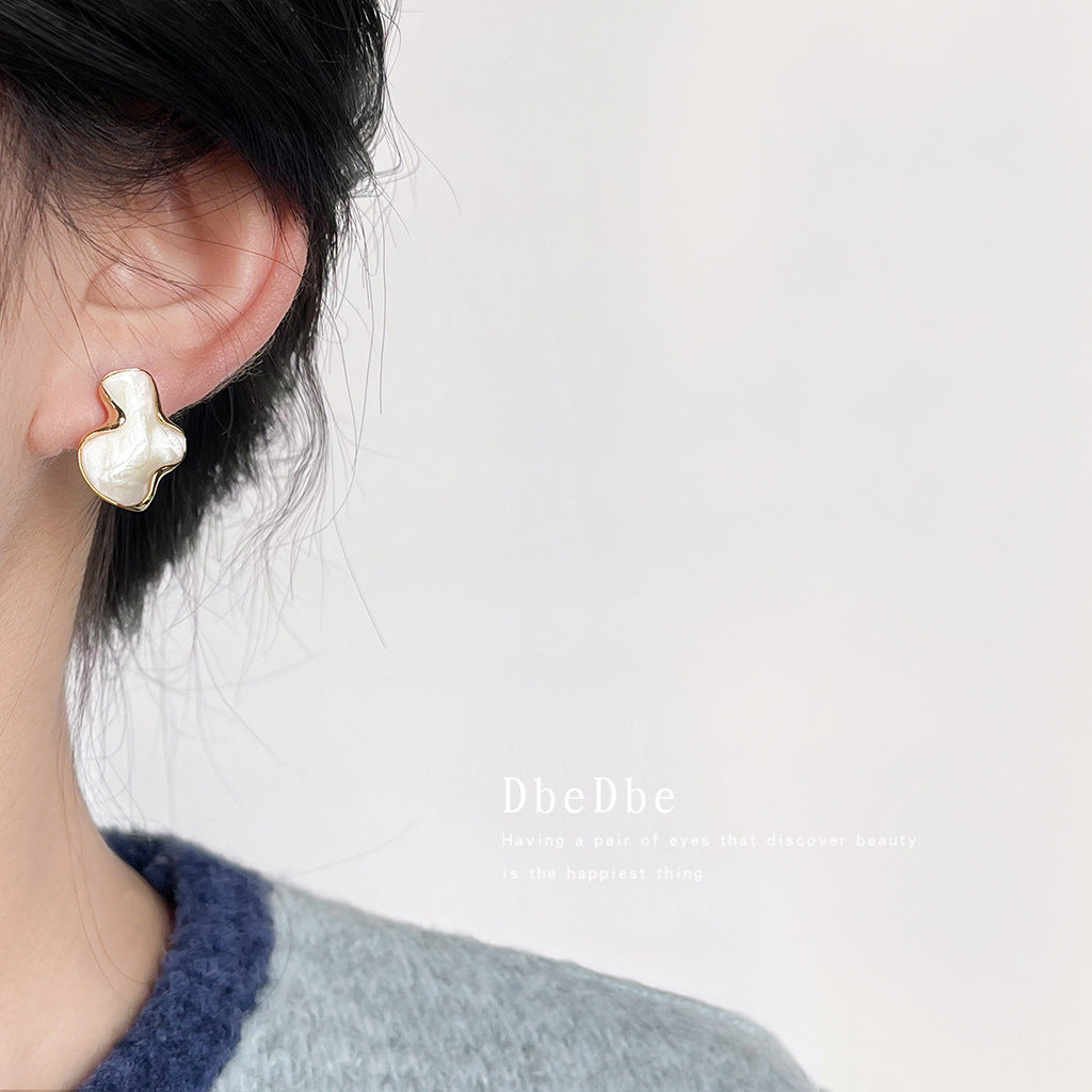 White Drip Glazed Elegant No Piercing Earrings