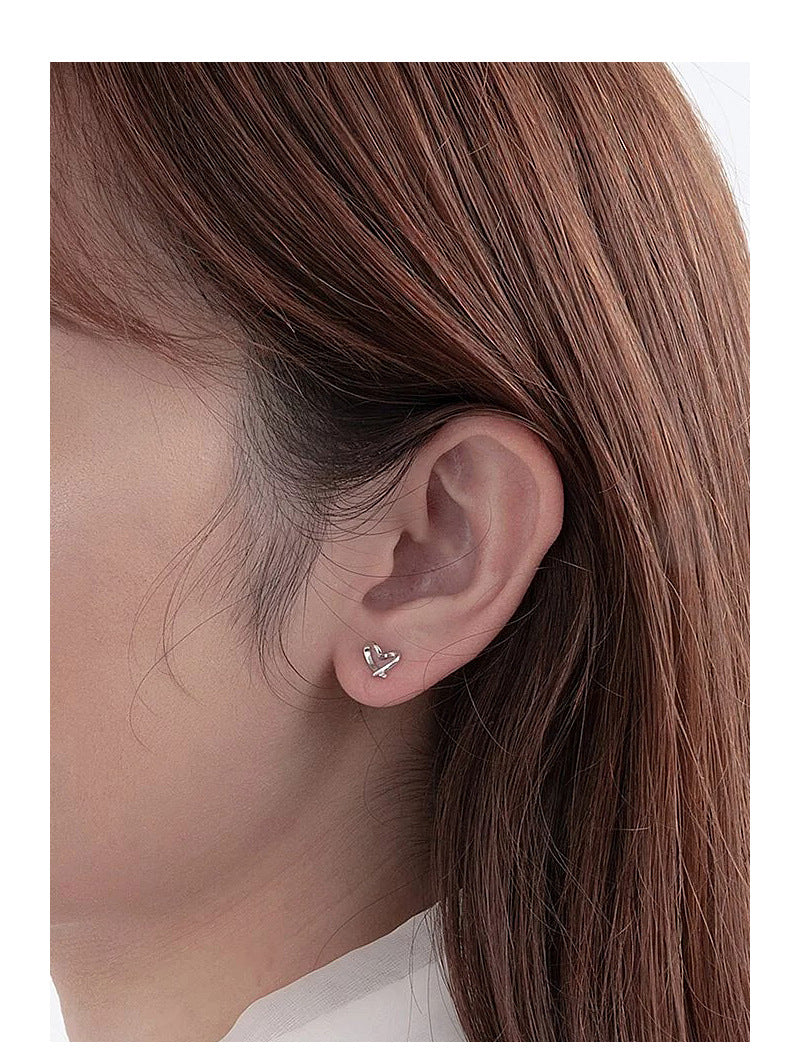 Women's Simple Fashion Fresh Sweet Heart Korean Earrings