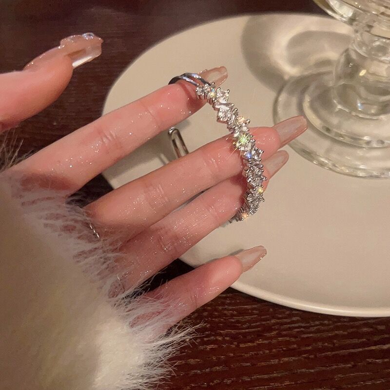 Women's High-grade Flash Zircon Simple Niche Exquisite Irregular Full Diamond Bracelet