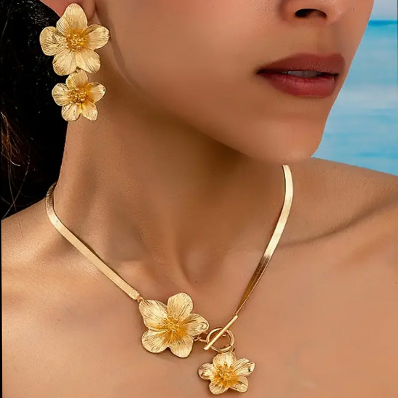 Women's Fashionable Elegant High-grade Alloy Flower Suite Jewelry Set