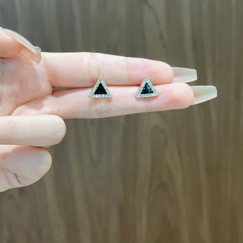 Needle Simple Black Triangle Light Luxury Minority Rings