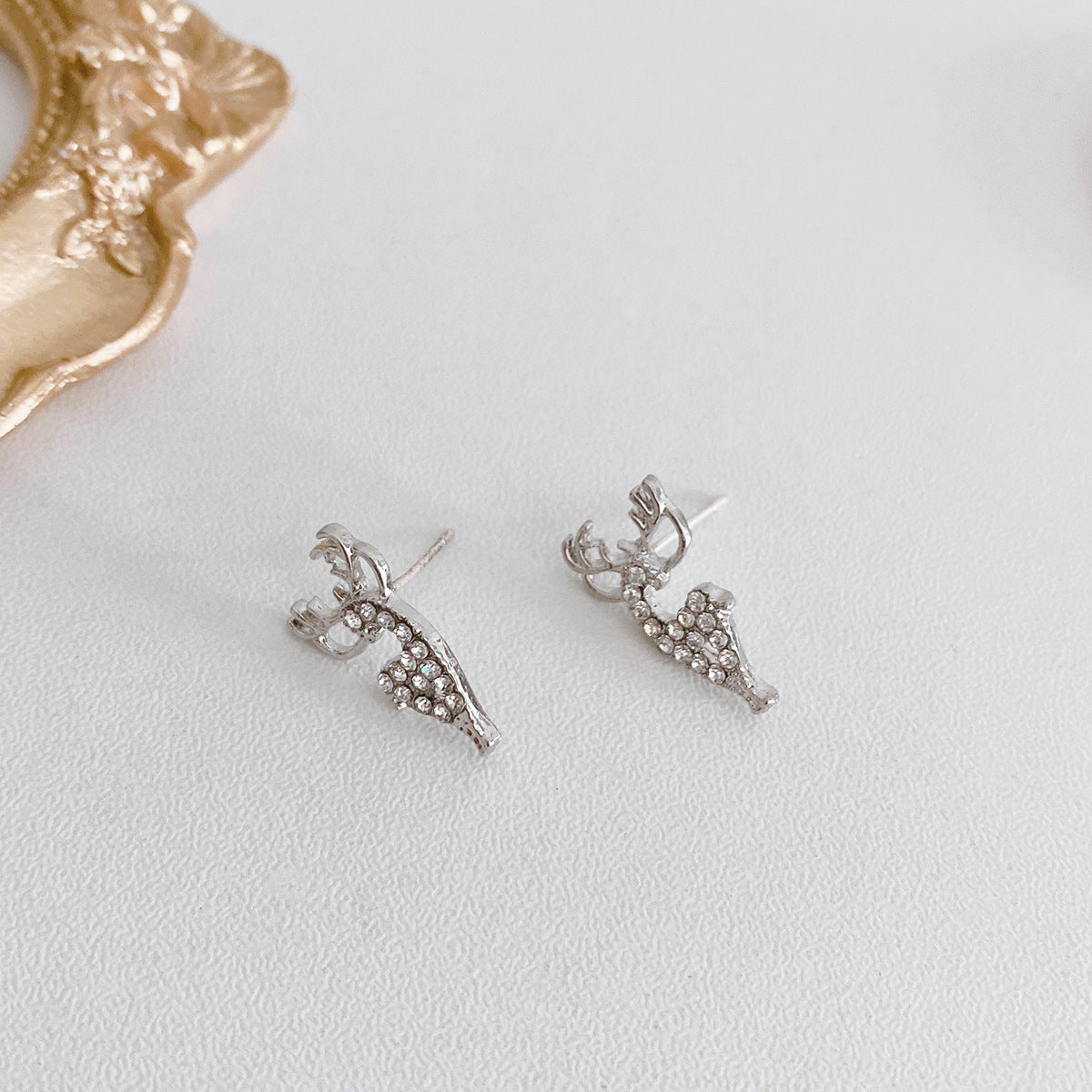 Petites boucles d'oreilles exquises en diamant Yi Lu Has You