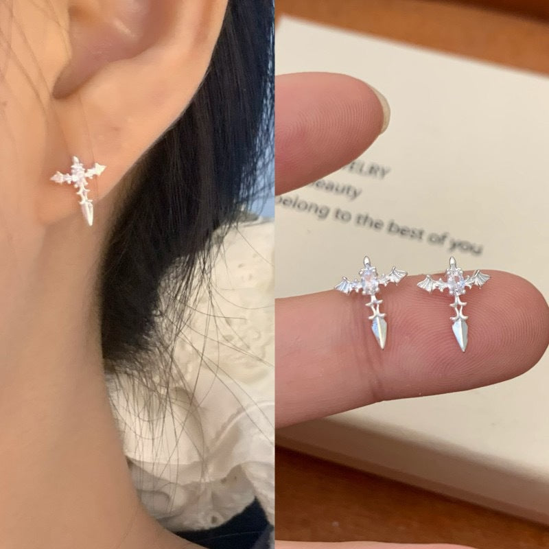 Wings Zircon Super Flash Niche Planet Small Ear Exquisite Light Rings