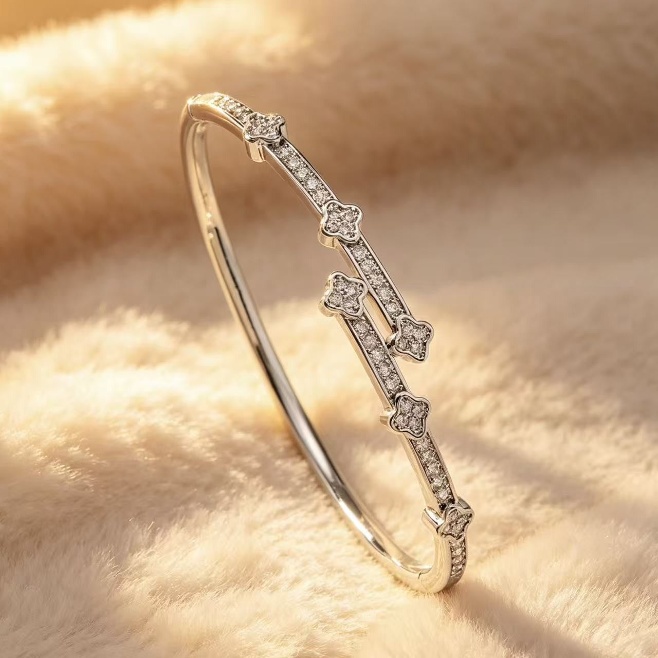 Korean Style Grass Diamond Clover Design Light Luxury High Sense Bracelets