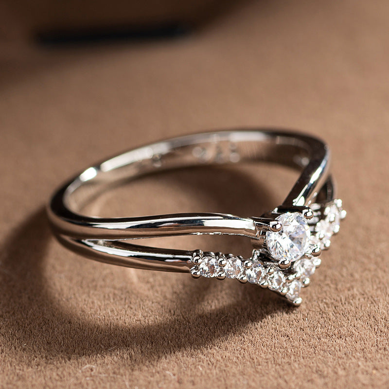 Women's Fashion Creative V-shaped Engagement Simple Zircon Rings