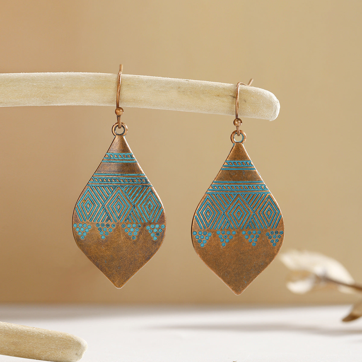 Women's Style Geometric For Dignified Hollow Lady Earrings
