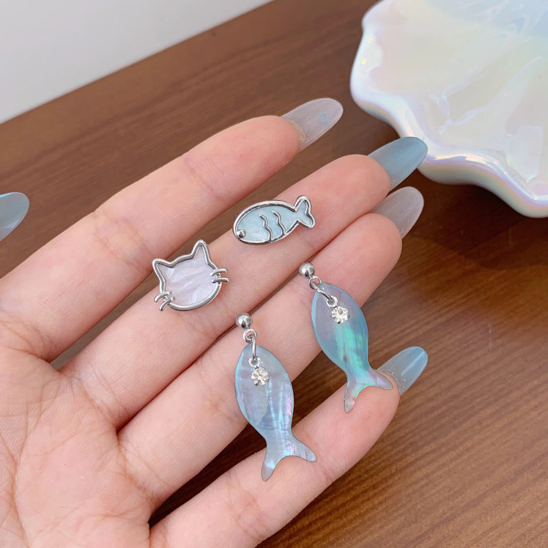 Women's Classic Ocean Blue Fritillary Laser Cat Fish Simple Stud Earrings