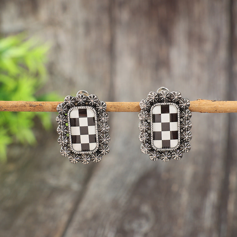 Elegant Geometric Black White Chessboard Grid Ear Stud Earrings