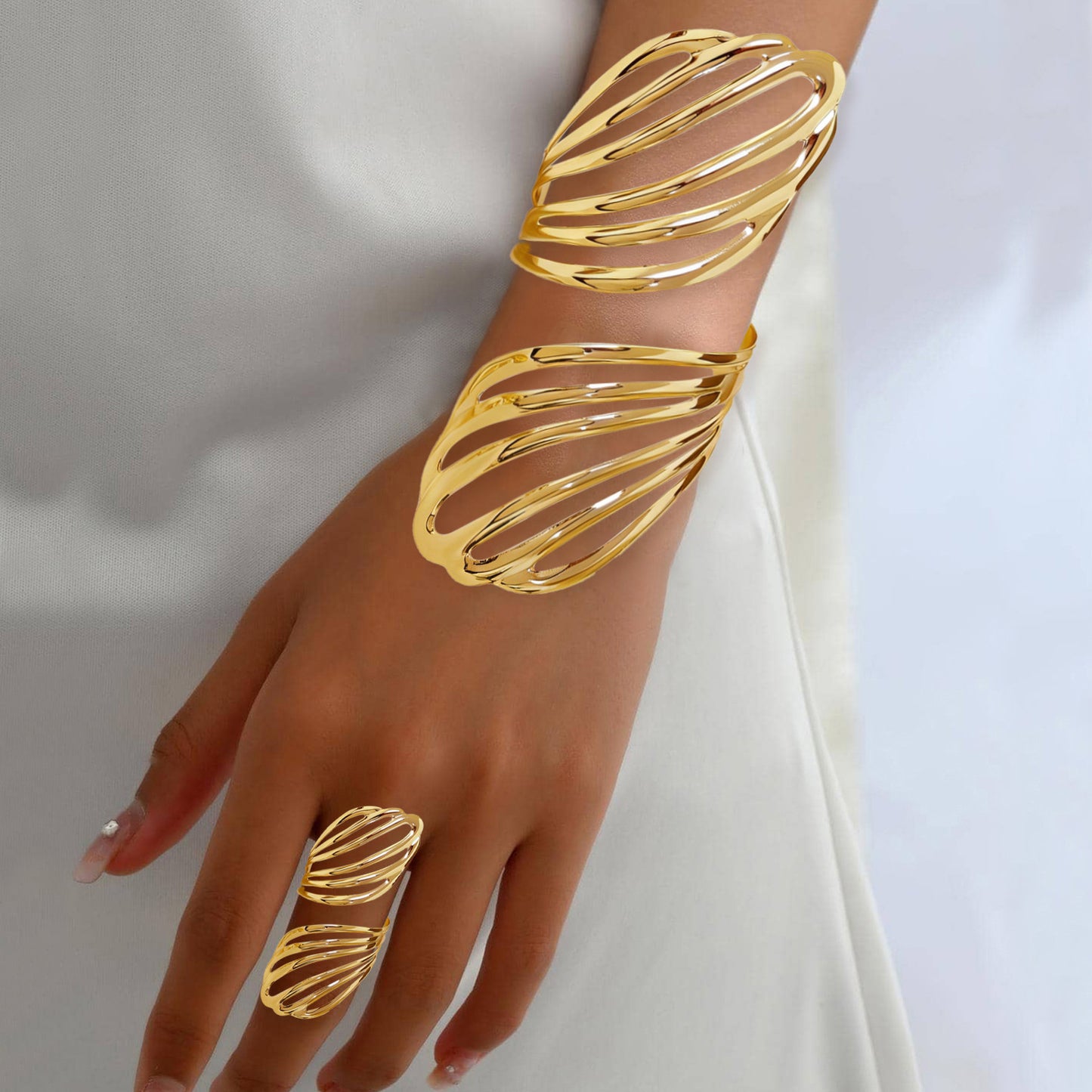 Fashionable Golden Hollow Wavy Shell Winding Spiral Bracelets
