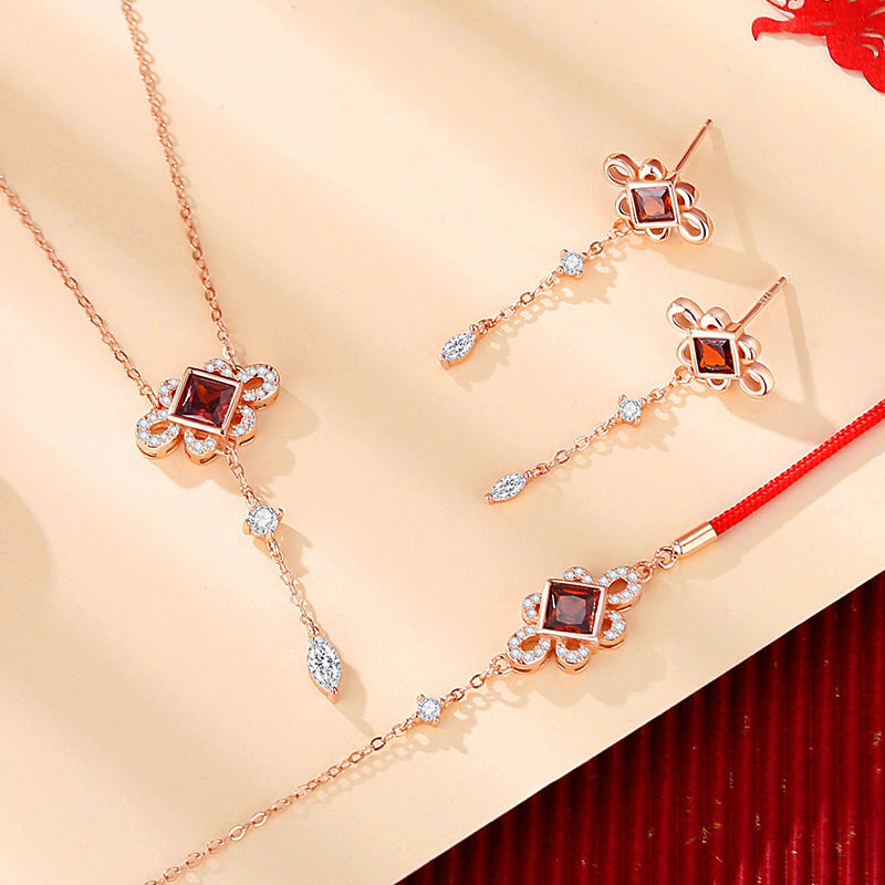 Women's Sterling Sier Chinese Knot Geometric Clavicle Chain Necklaces