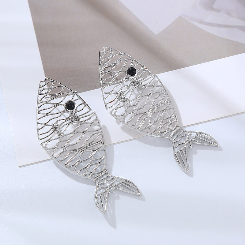 Fish-shaped Heart Simple Hollow Alloy Temperament Earrings