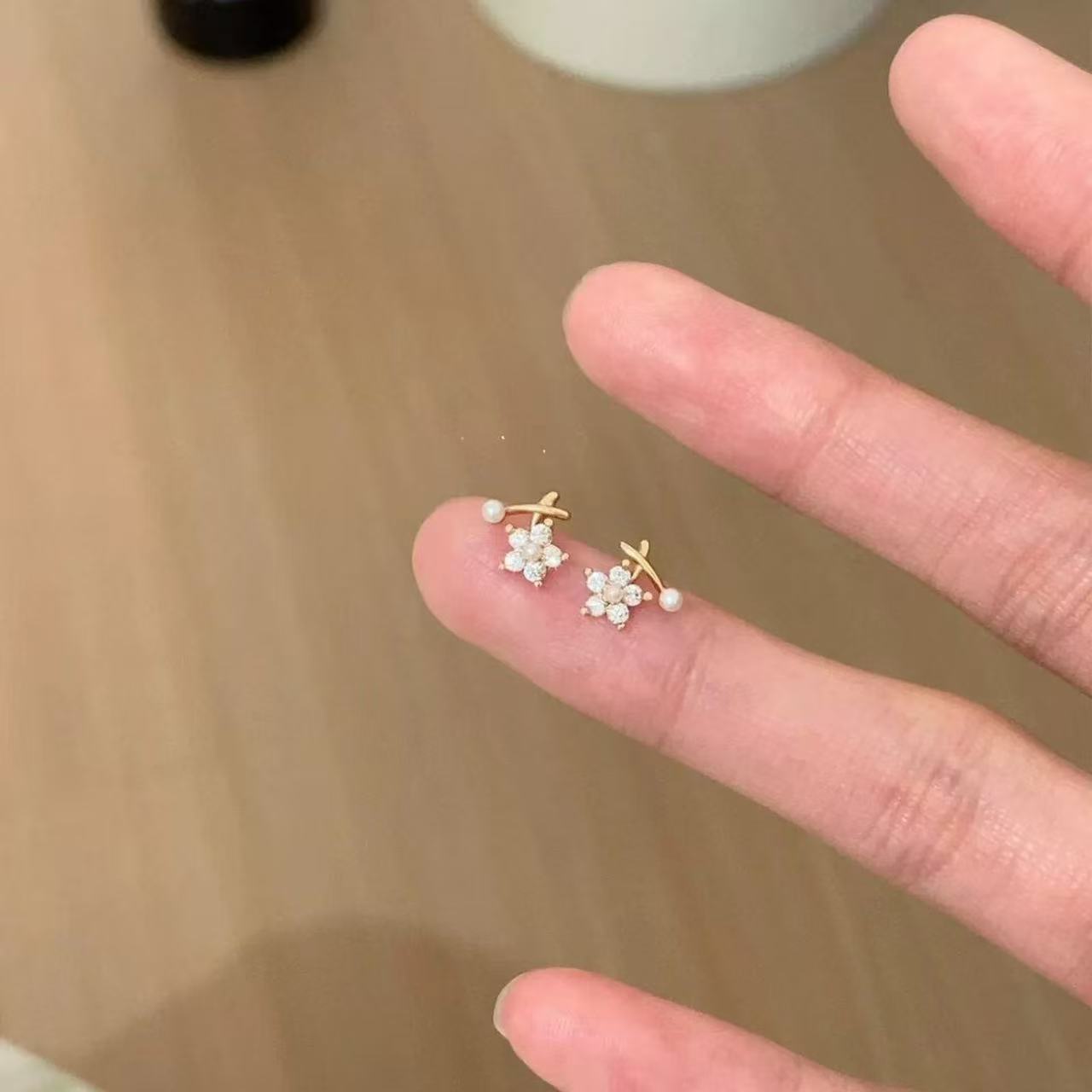 Flower Small Pearl Female Graceful Commuter Niche High Rings