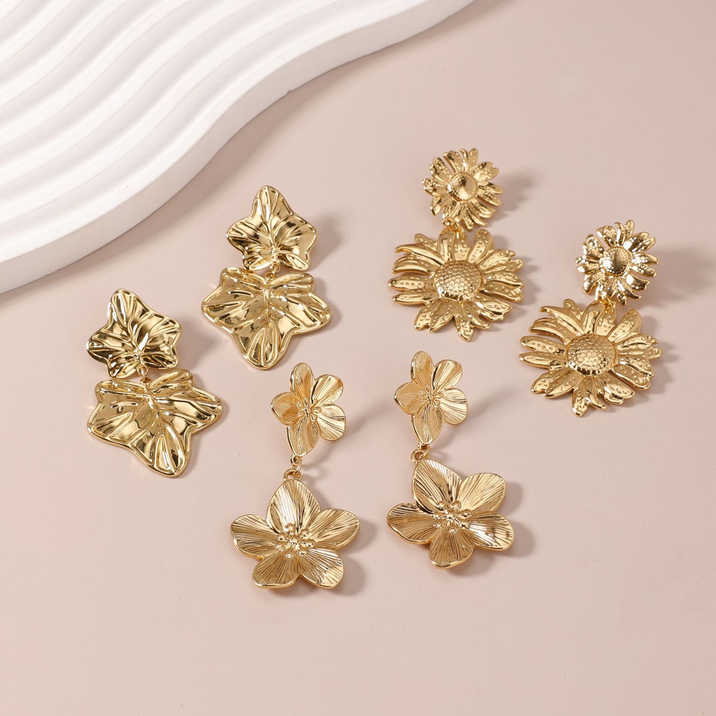 Flowers Stainless Steel Light Luxury High-grade Eardrops Gold Earrings