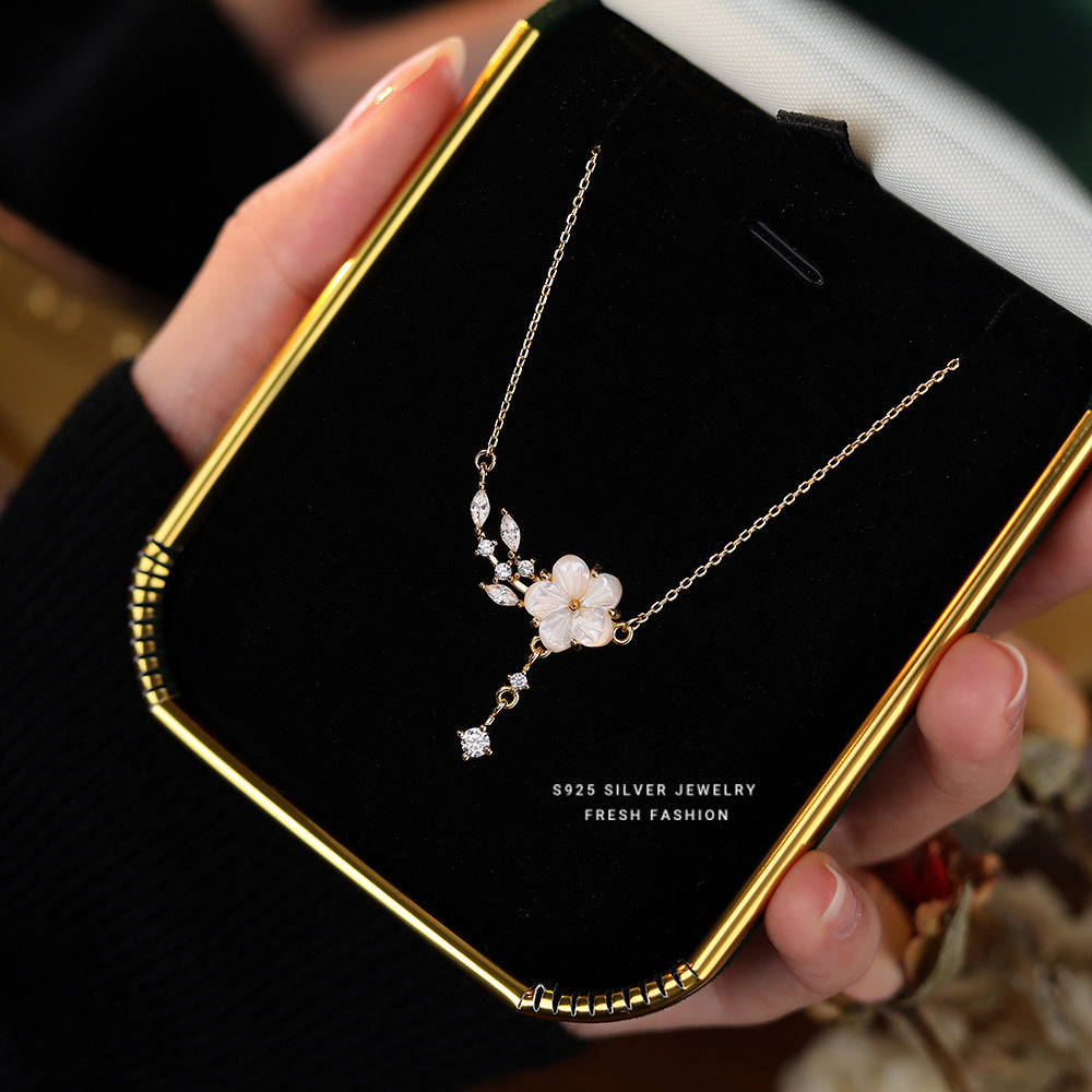 Women's Peach Blossom Shiny Zircon For Style Necklaces