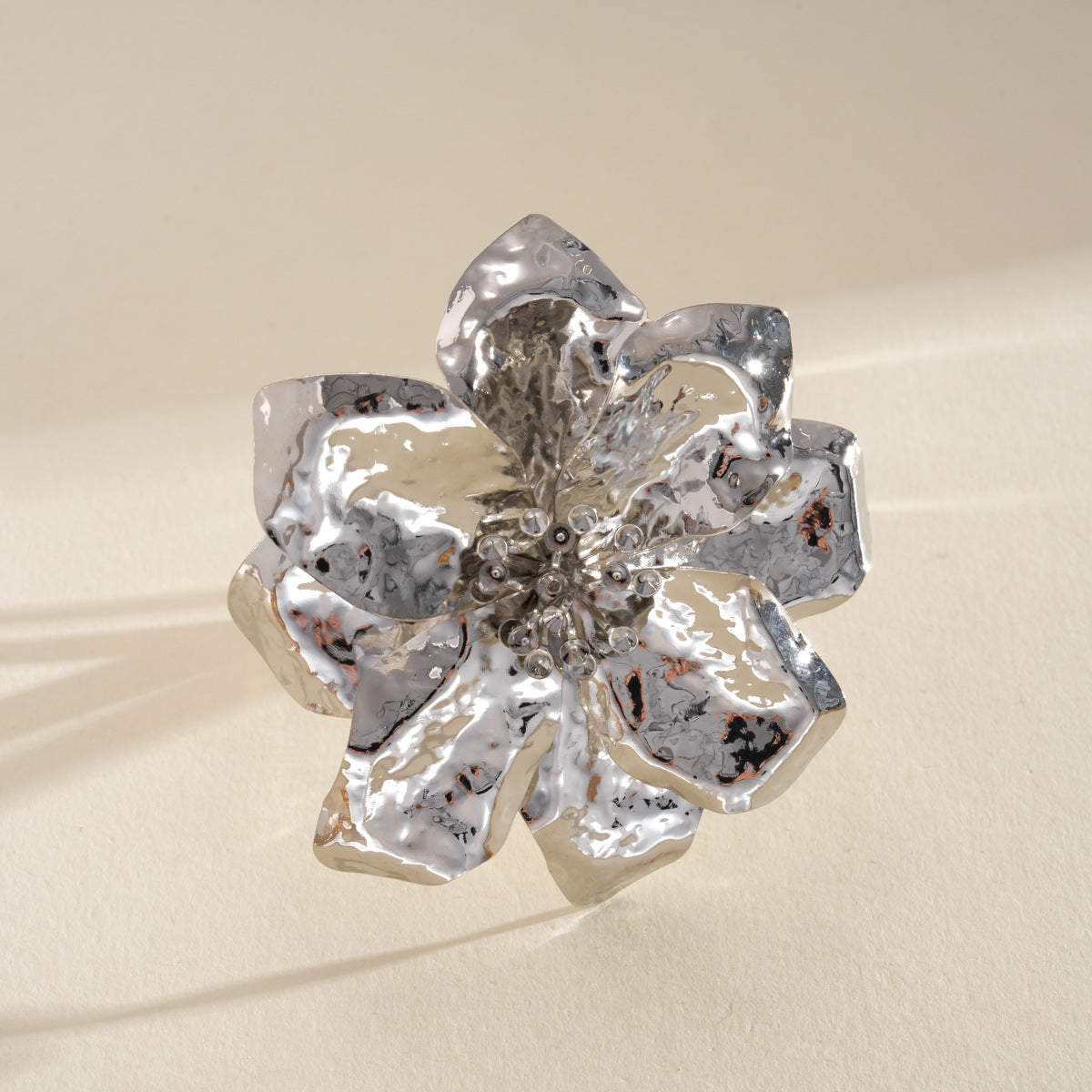 Women's Metal Pleated Flowers Openings Suit Niche Exaggerated Light Luxury Bracelet
