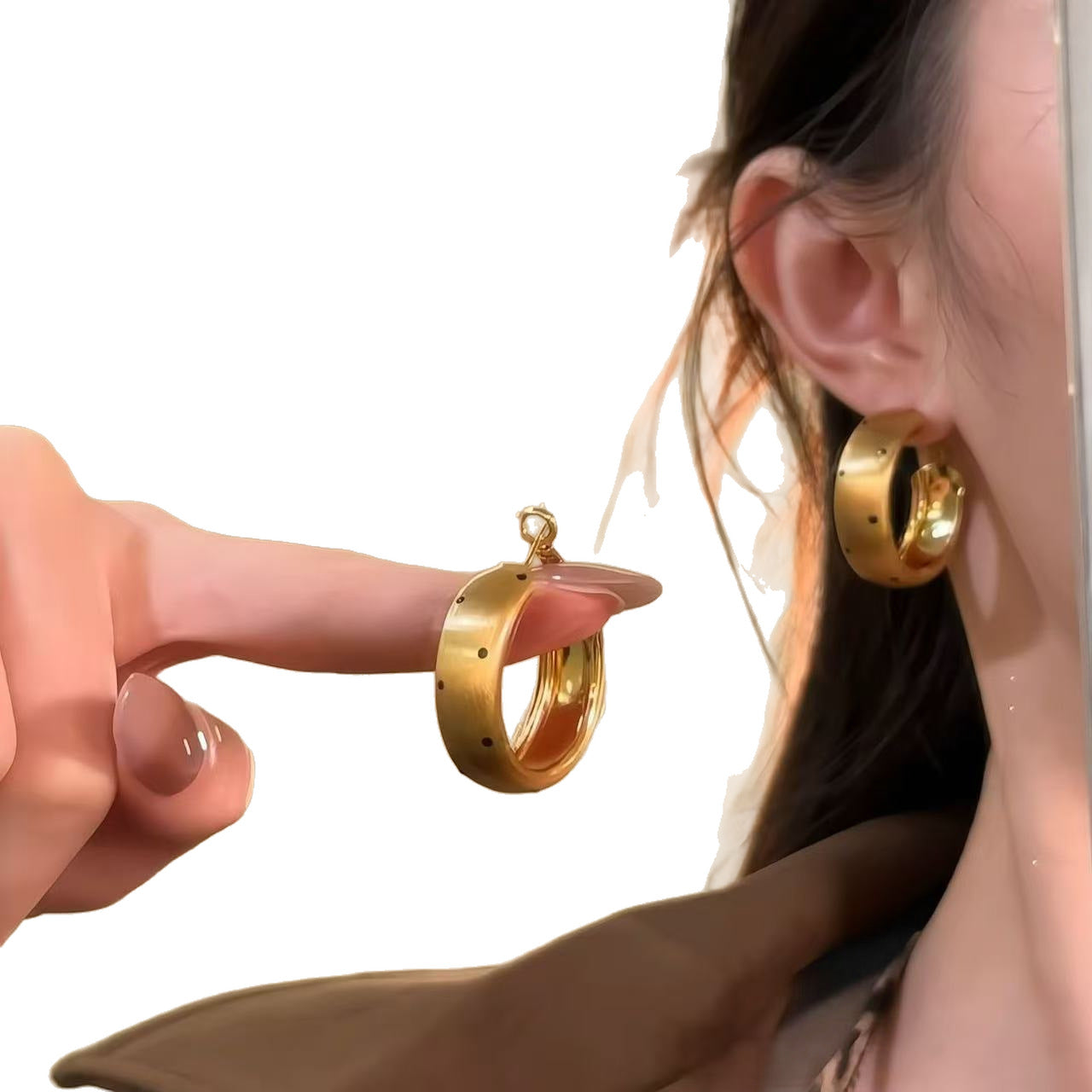 Women's Geometric Metal Polka Dot Ear High-grade Stud Earrings