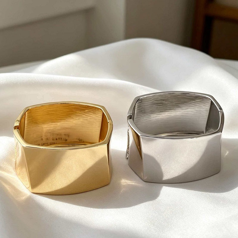 Popular Stylish Glossy Square Niche Exaggerated Symmetrical Spring Bracelet