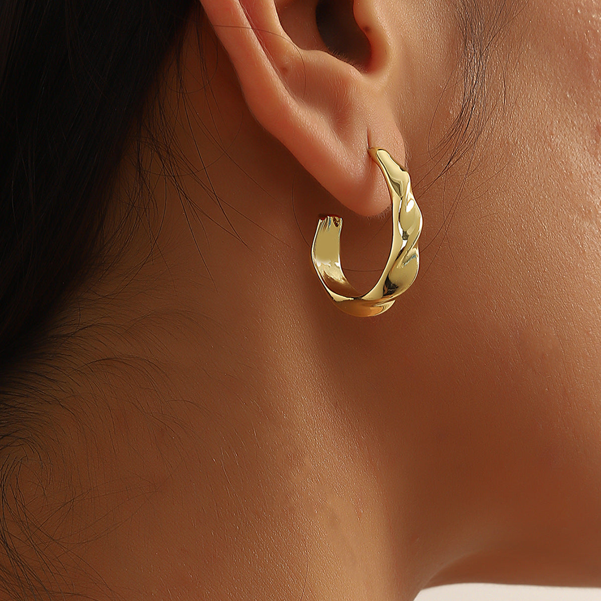 Metal Ear Gold Retro Circle Water Earrings