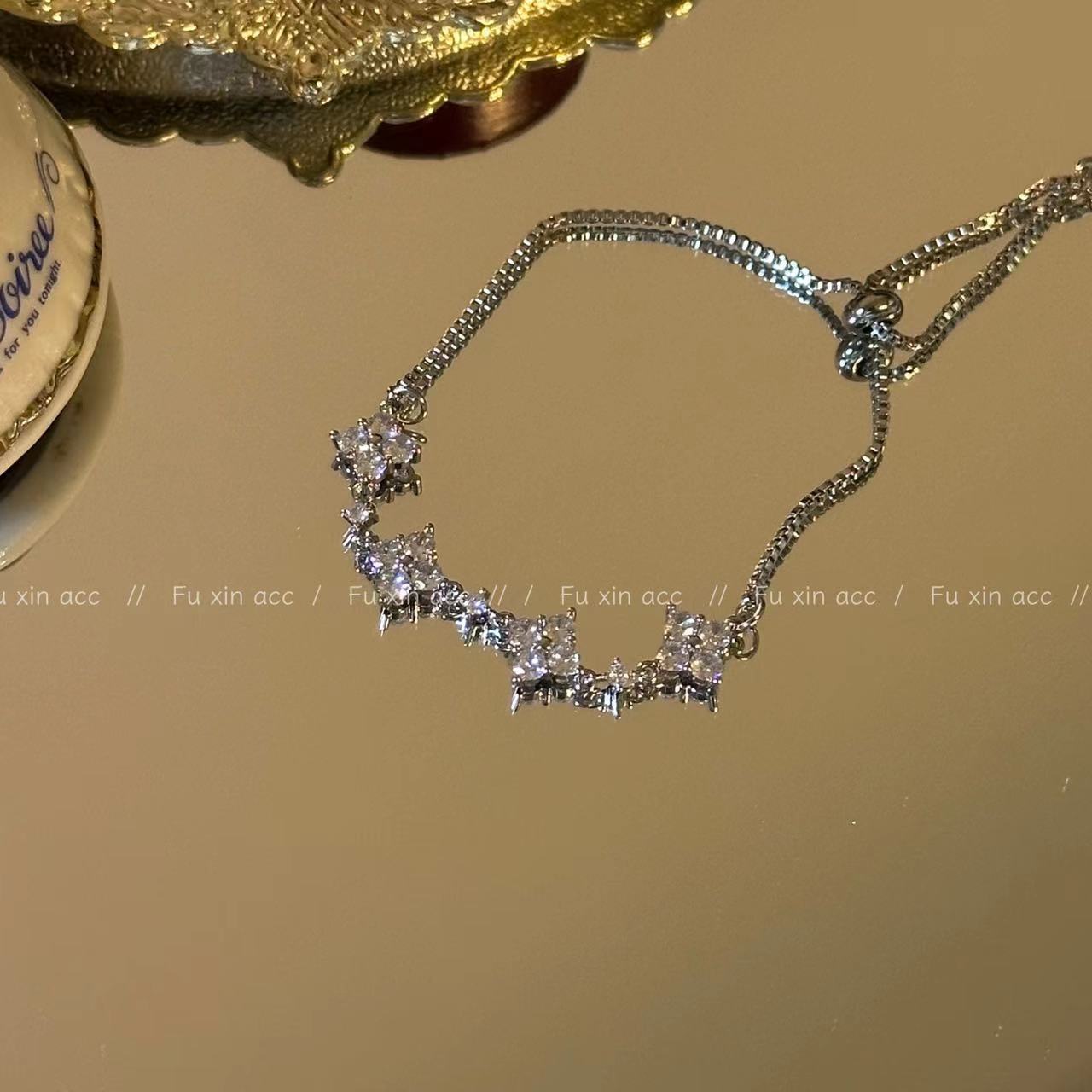 Clover Super Shiny Full Diamond Female Affordable Luxury Bracelets