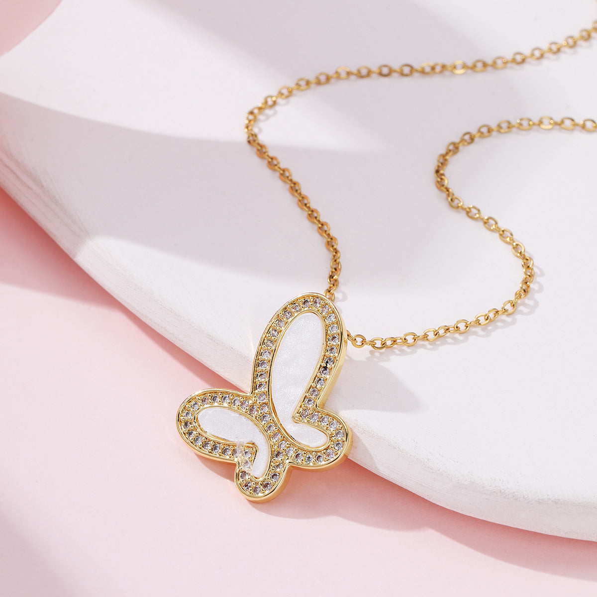 Female Refined Stylish Versatile Light Luxury Necklace