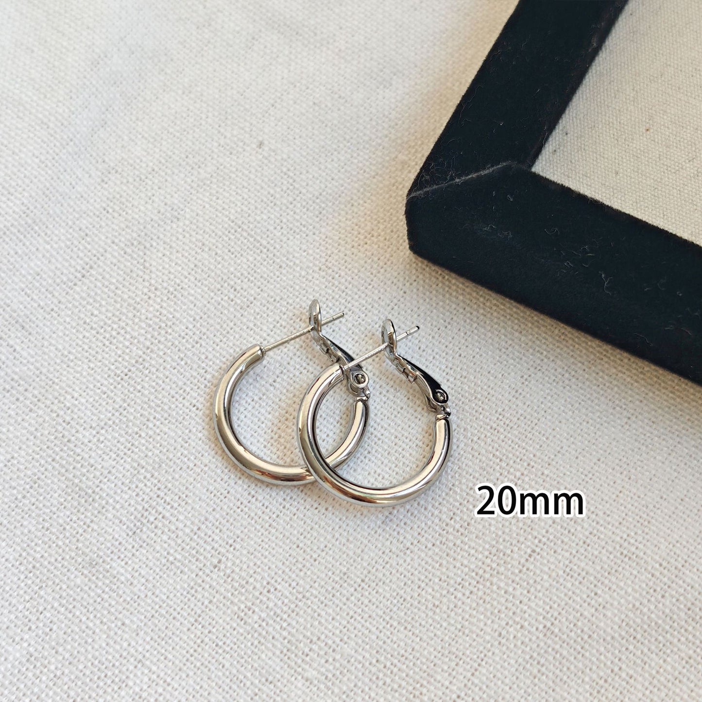 Classic Simple Large Light Luxury Personality Fashion Earrings