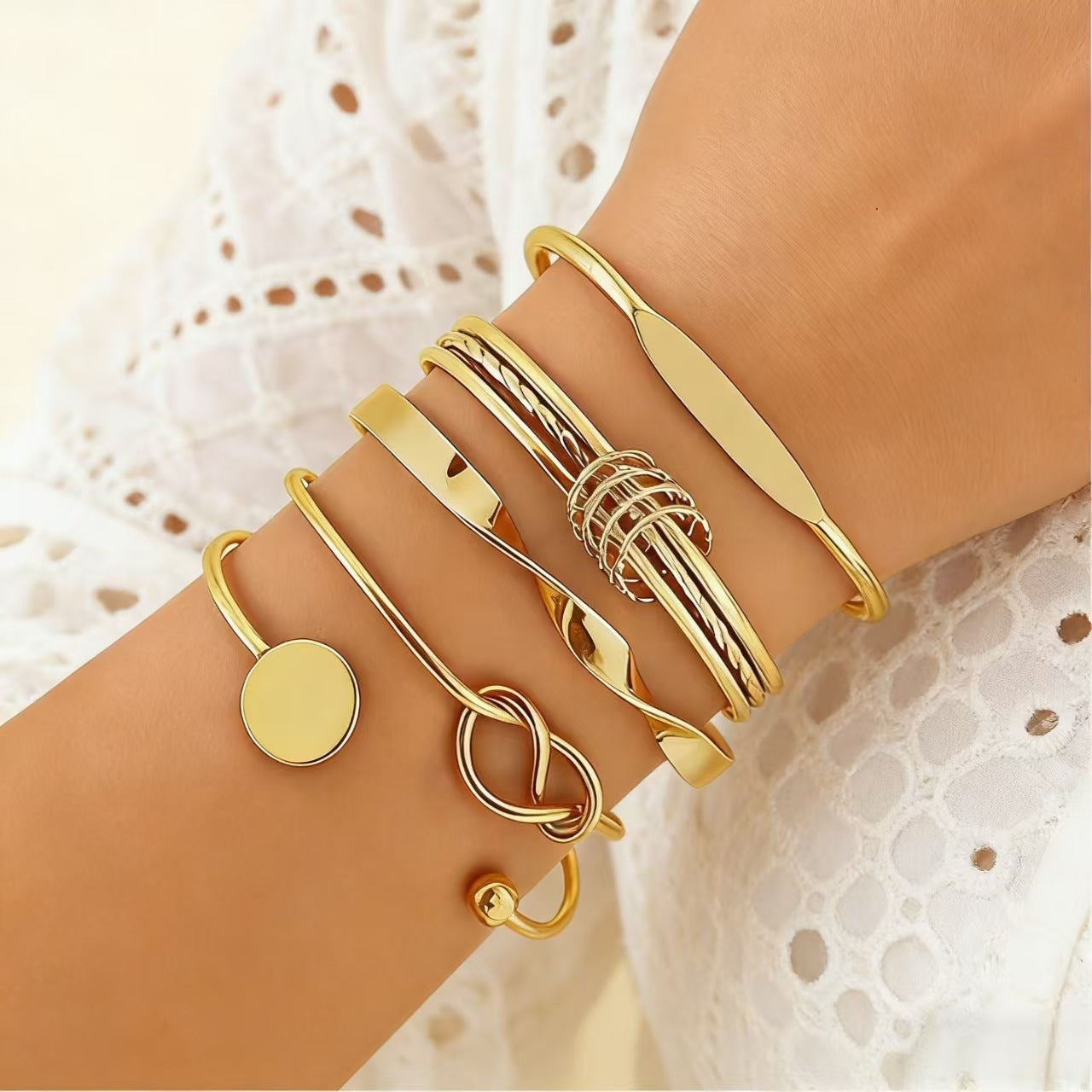 Style Alloy Vintage Wide Face Female Gold Bracelet