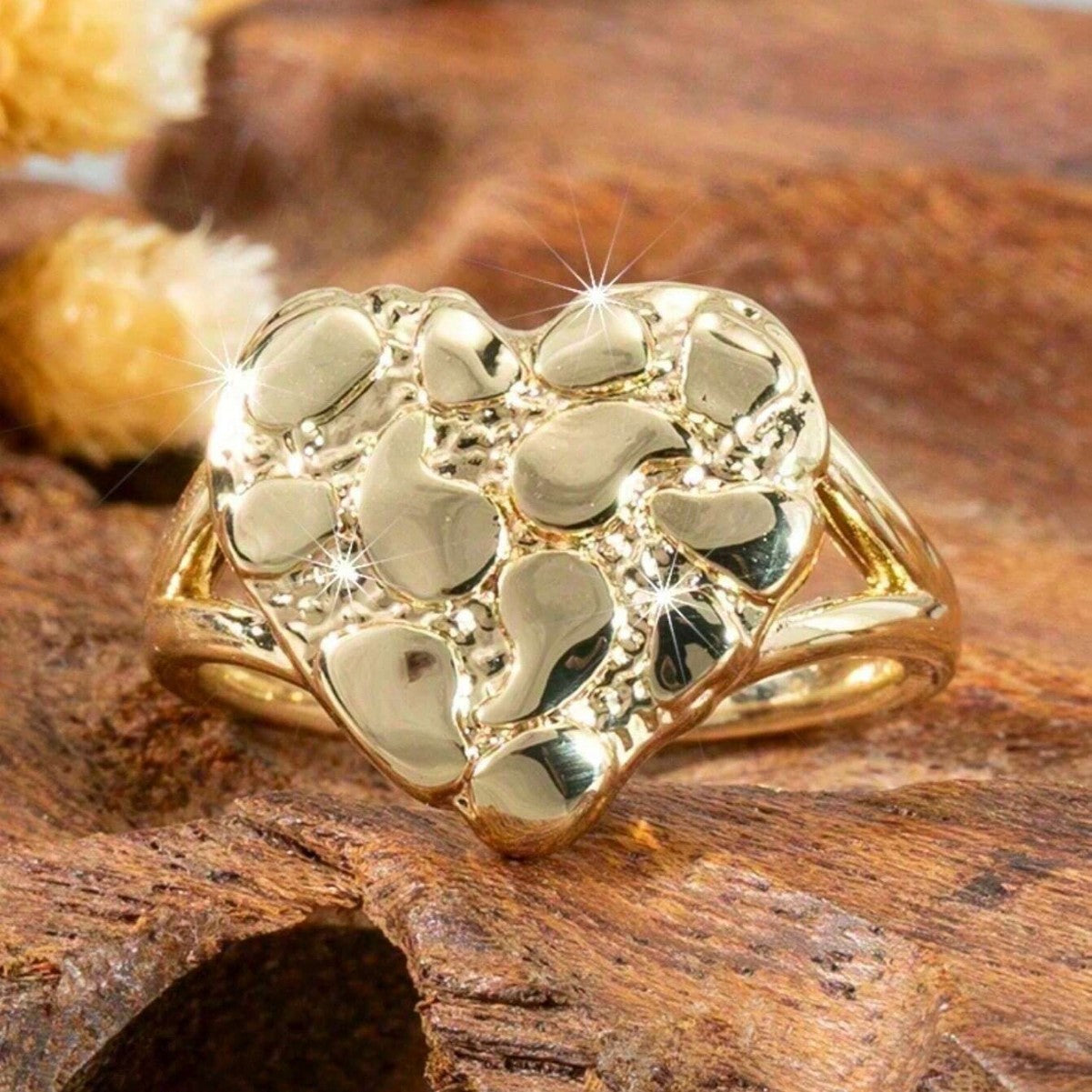 Fashion Simple Carved Love Electroplated Gold Affordable Ring