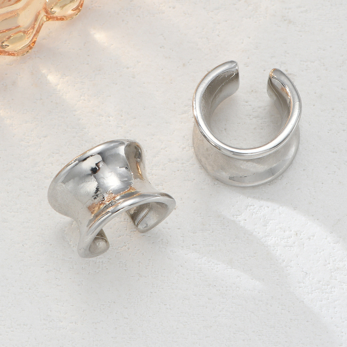 Retro Glossy Geometric Fashion Wide Face Arc Ear Clip