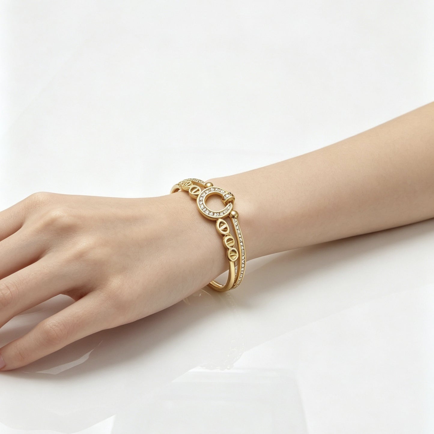 Women's Crescent Diamond Fashion Roman Digital Design Commute Bracelet