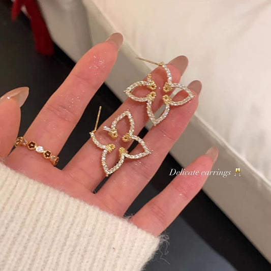 Women's Old Style Clover Light Luxury High-grade Sense Middle Ancient Rings
