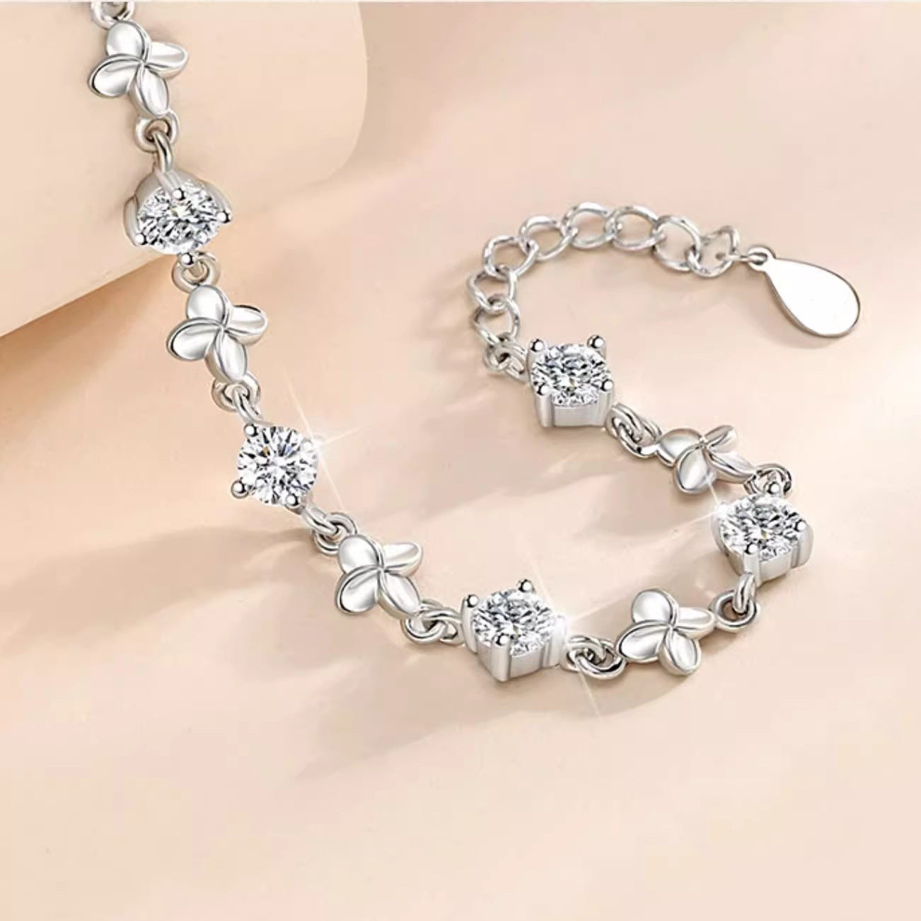 Lucky Four-leaf Clover Female Fashion Mori Style Girlfriends Flower Jewelry Accessories