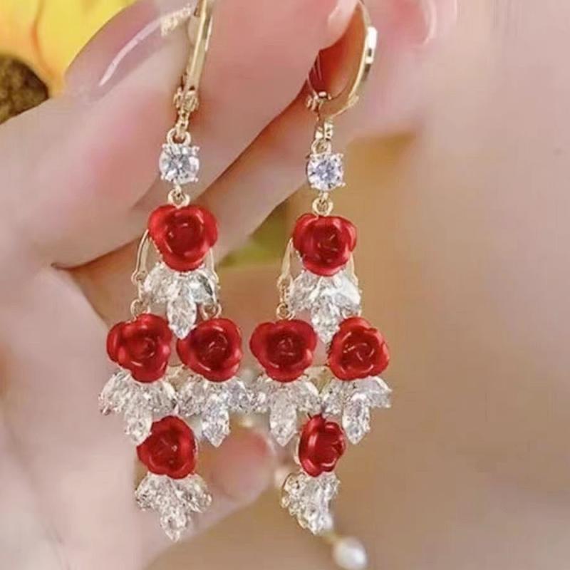 Women's Clip Design High-grade Super Fairy Wave Temperament Entry Earrings