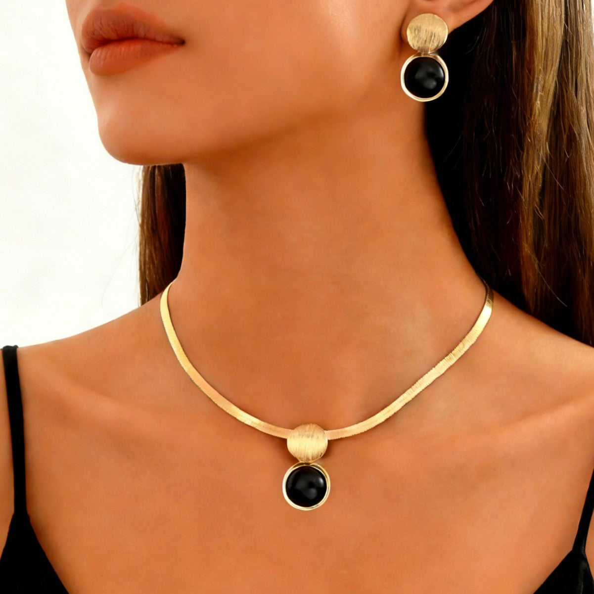 Wide Face Chain Like Flat Snake Imitation Pearl Round Clavicle Rings