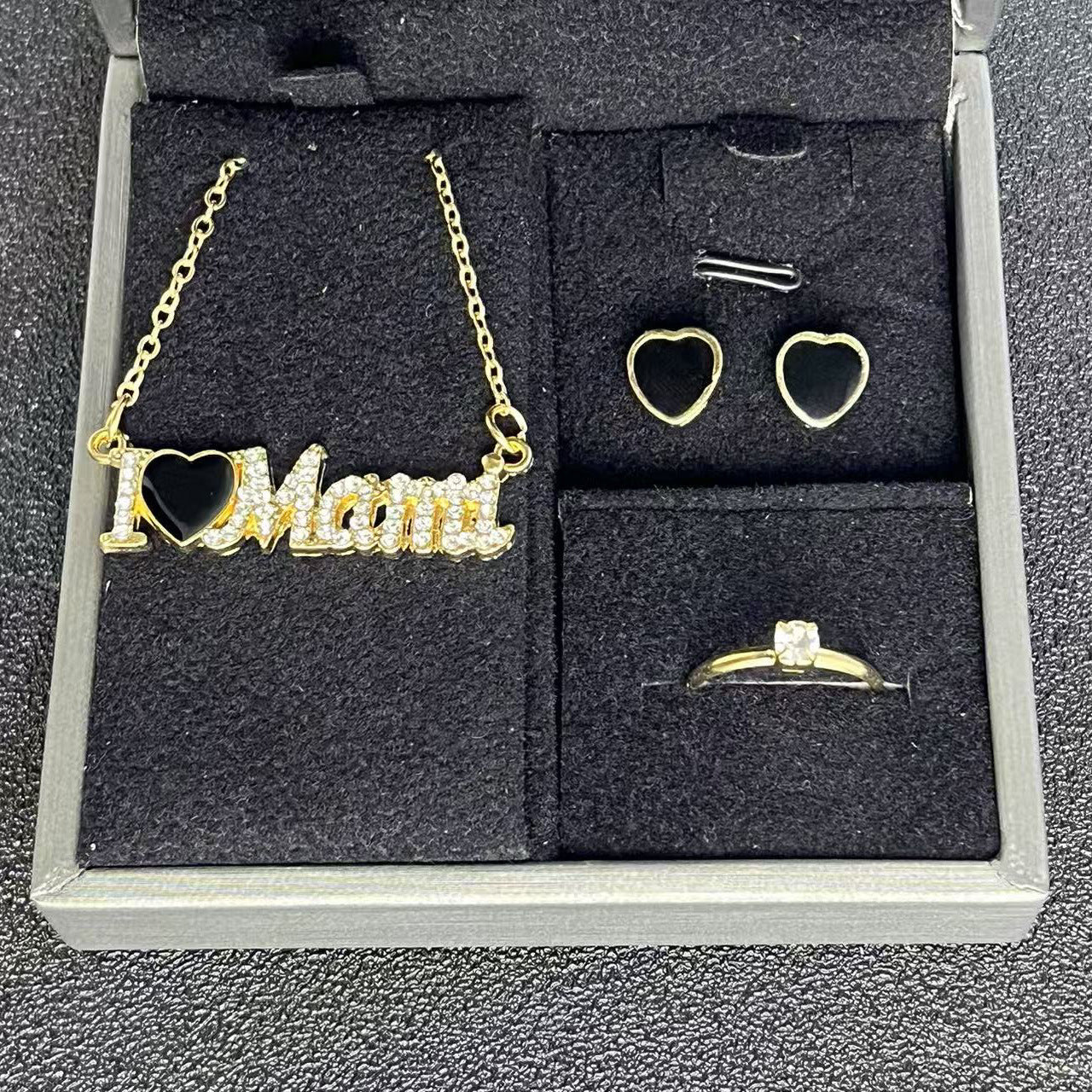 Women's Elegant Mother's Day Letter Red Dripping Pendants