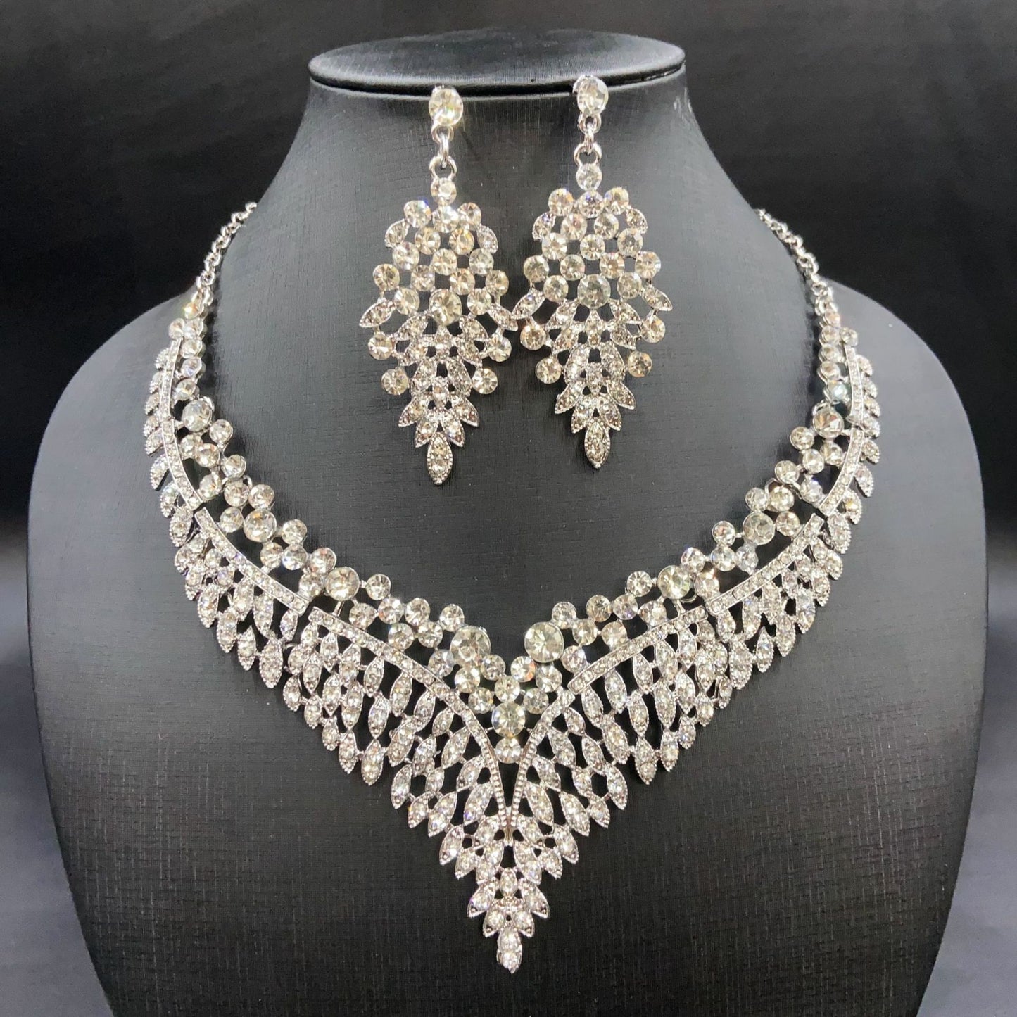 Fashion Temperament Bride Dinner Dress Diamond Generous Rings