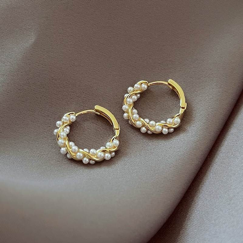 Pearl Clip Female Niche Temperament Retro Affordable Ear Buckle