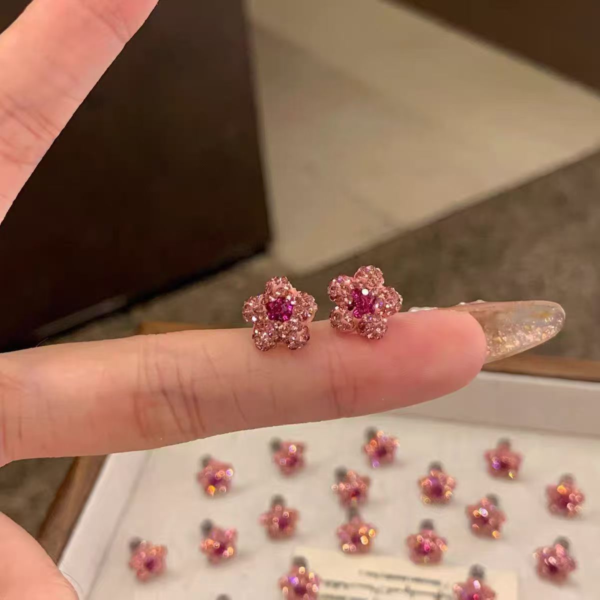 Women's Diamond Small Pink Flower Simple Fashion Good-looking Cute Earrings