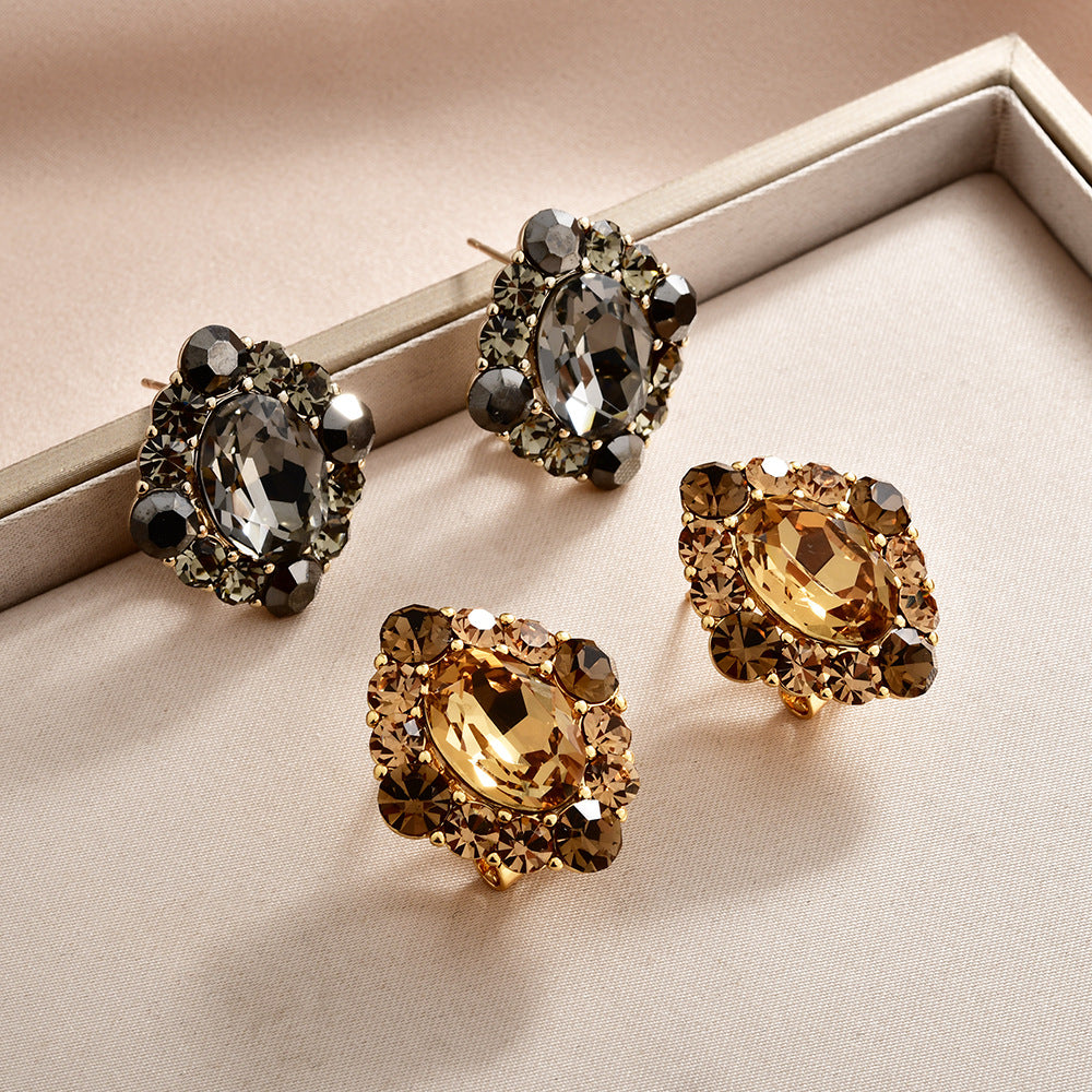 Coffee Color Full Diamond Light Luxury Ear Clip