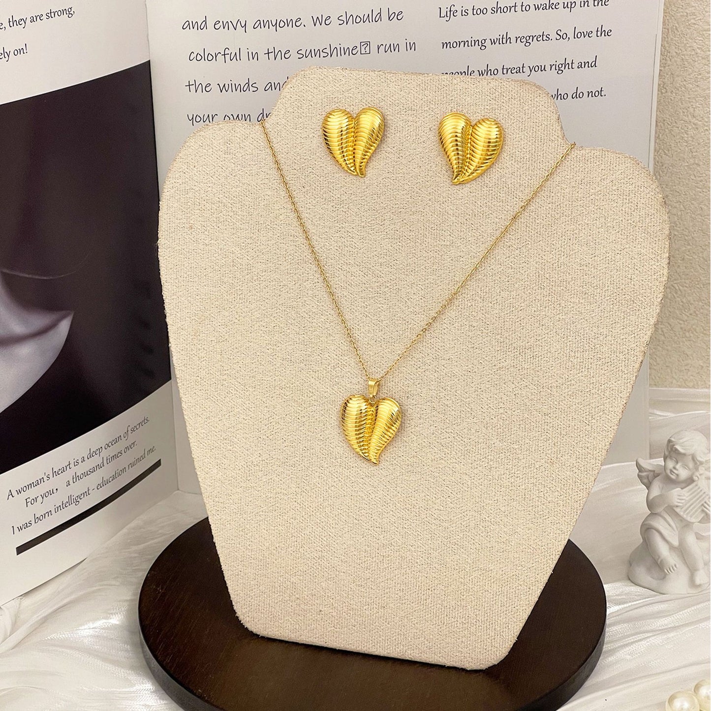 Vacuum Plated Gold Texture Stainless Steel Light Luxury Minority Jewelry Set