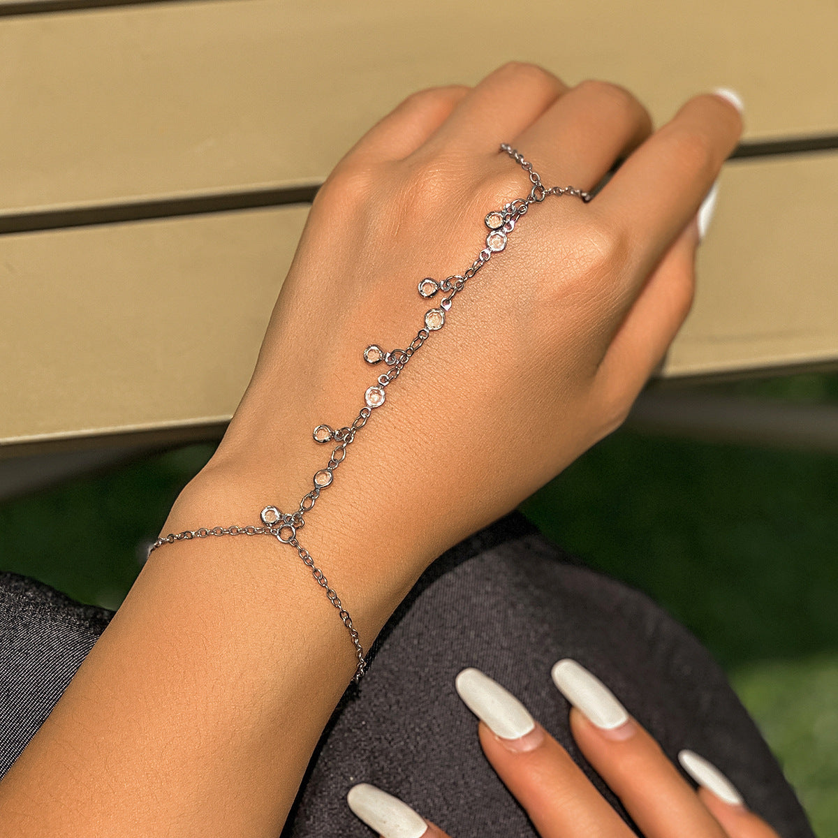 Women's Luxury Minority Advanced Finger Chain Personality Style Fashion Bracelets