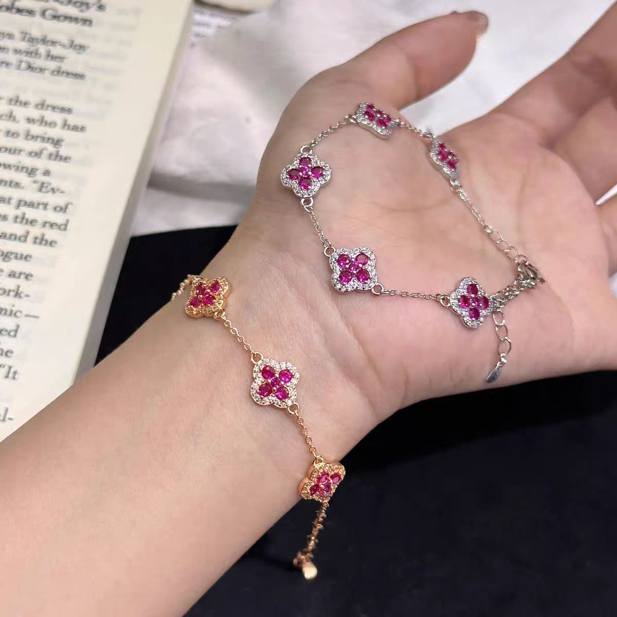 Women's Four-leaf Flower Full Diamond Minority Exquisite Design Bracelet