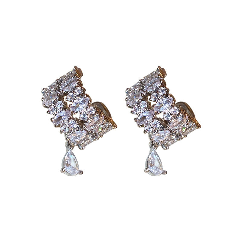 Micro Inlaid Zircon Exquisite Drop Shape Cold Rings