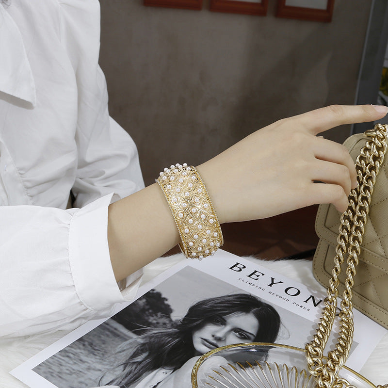 Alloy No Color Fading Female Exaggerated Personalized Wind Bracelet