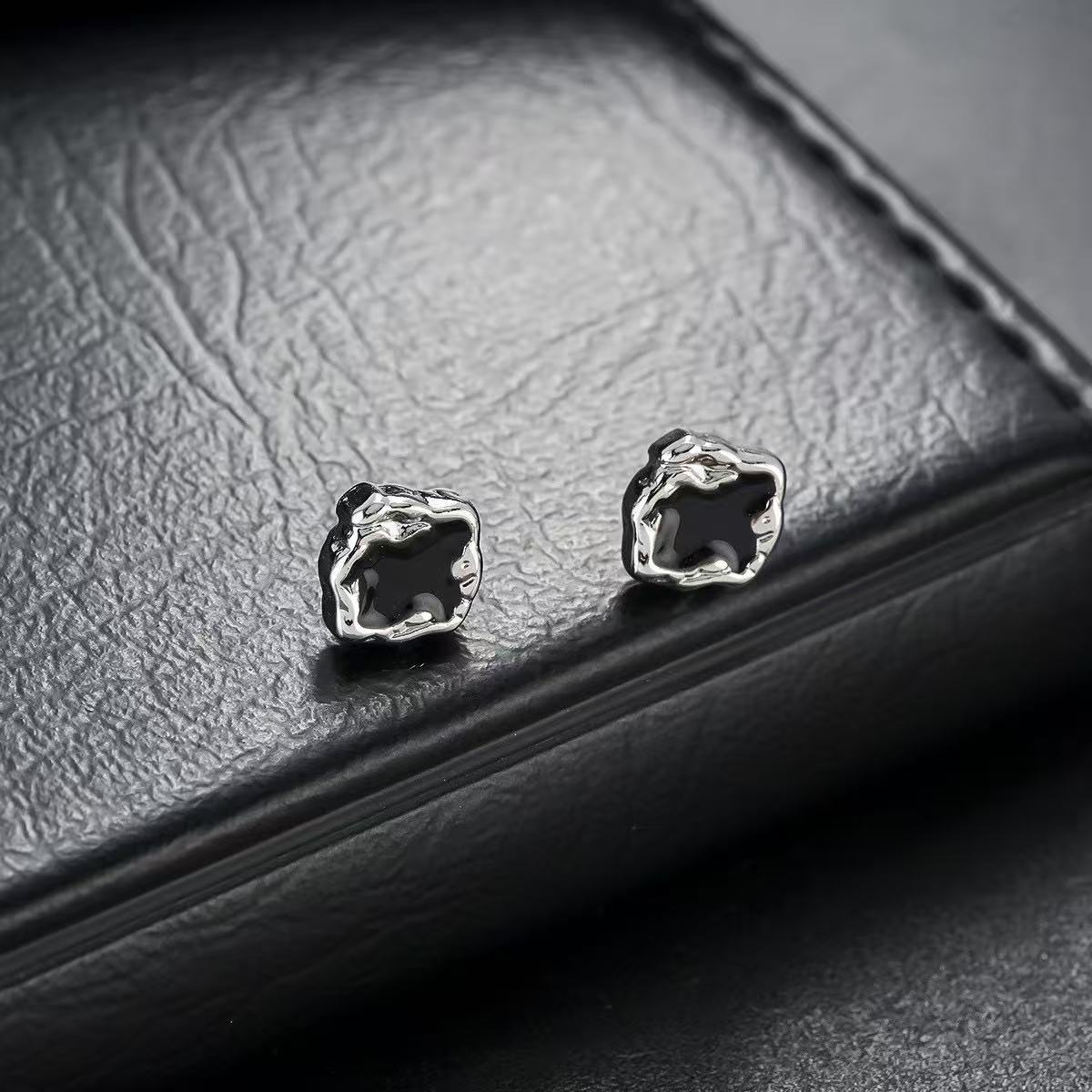 Women's & Men's Dripping Fashion Simple Magnetic High Sense Earrings