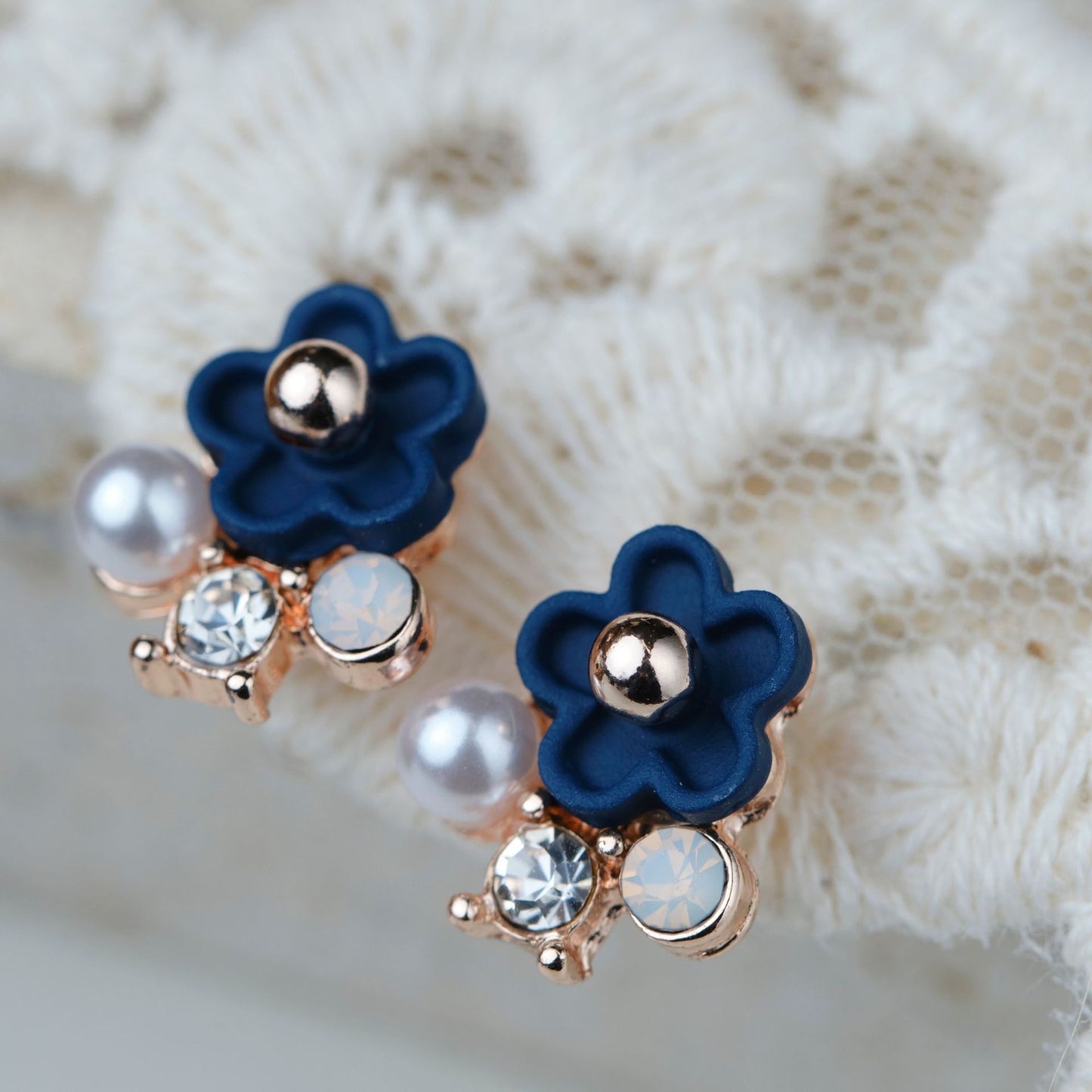 Niche High Sense French Style Design Klein Blue Pearl Flower Stud Earrings